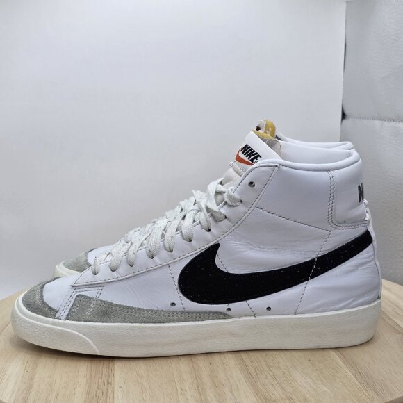 Nike Blazer Mid '77 women's Size 8.5 White Black Sail Sneakers Shoes BQ6806-100 - Picture 1 of 9